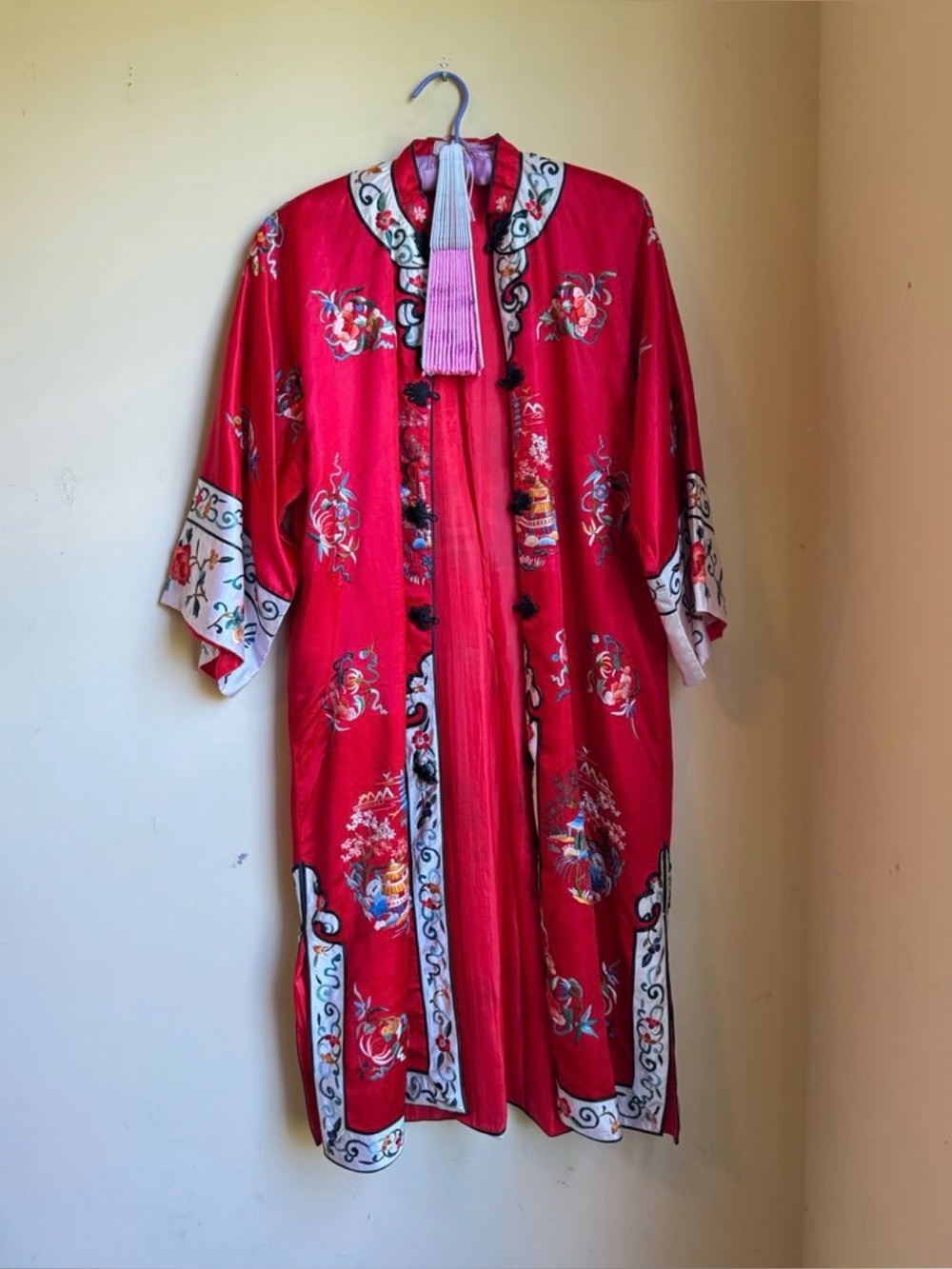 Vintage Red Embroidered Silk kimono with White Trim